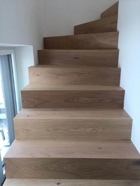 Treppe & Mauerabdeckung aus edler Admonter Landhausdiele Eiche weiss, basic # Privathaus Markt Indersdorf