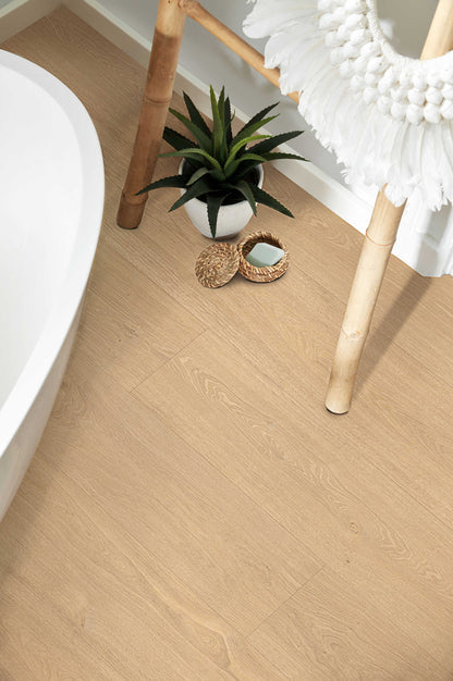 MEISTER | LL 250 | MeisterDesign. laminate | Laminatboden | Taleiche hell | 07144 | Porensynchron-Struktur