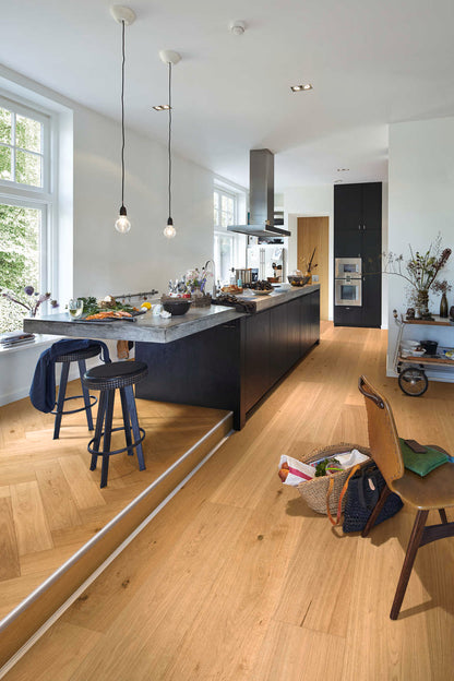MEISTER | HS 500 | Lindura wooden floor | Oak classic | 08925 | brushed | ultra matt varnished