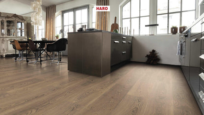 HARO PARKETT 4000 Landhausdiele Plaza 240 4V Eiche tabakgrau Universal alpin strukturiert naturaLin plus Top Connect
