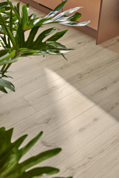 MEISTER | DD 400 | MeisterDesign. flex | Designboden | Turmeiche cremeweiß | 07119 | Porensynchron-Struktur