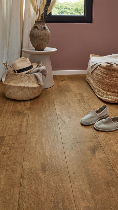 MEISTER | DD 600 S | MeisterDesign. comfort | Designboden | Stieleiche cognac | 06949 | Porensynchron-Struktur