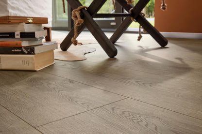 MEISTER | DL 600 S | MeisterDesign. comfort | Designboden | Eiche Merino grau | 07140 | Porensynchron-Struktur