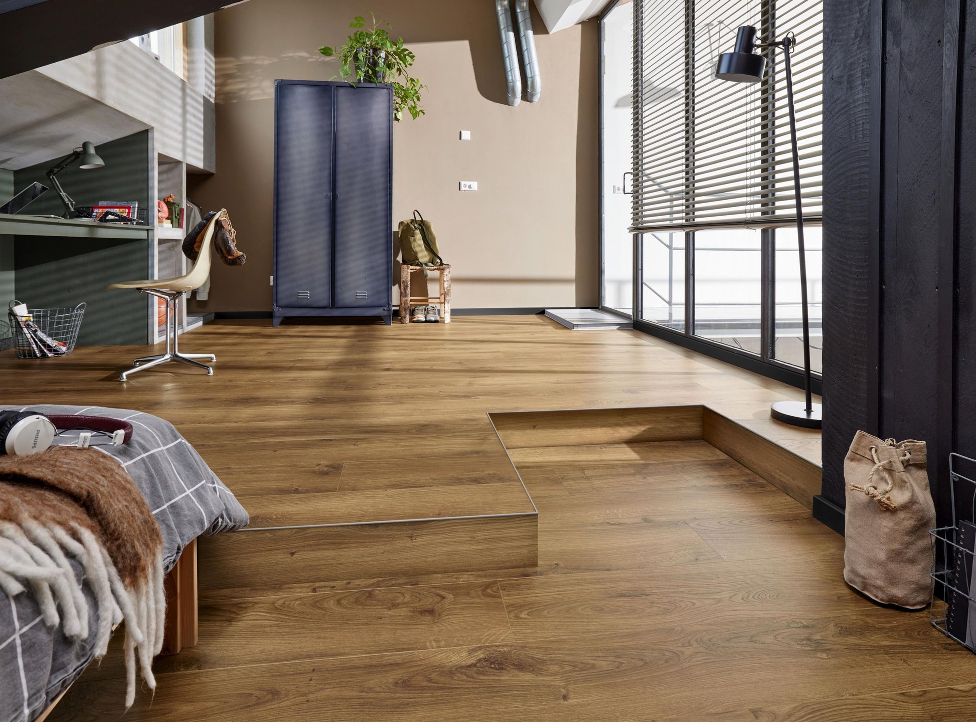 MEISTER | DL 600 S | MeisterDesign. comfort | Designboden | Schlosseiche muskat | 07130 | Porensynchron-Struktur