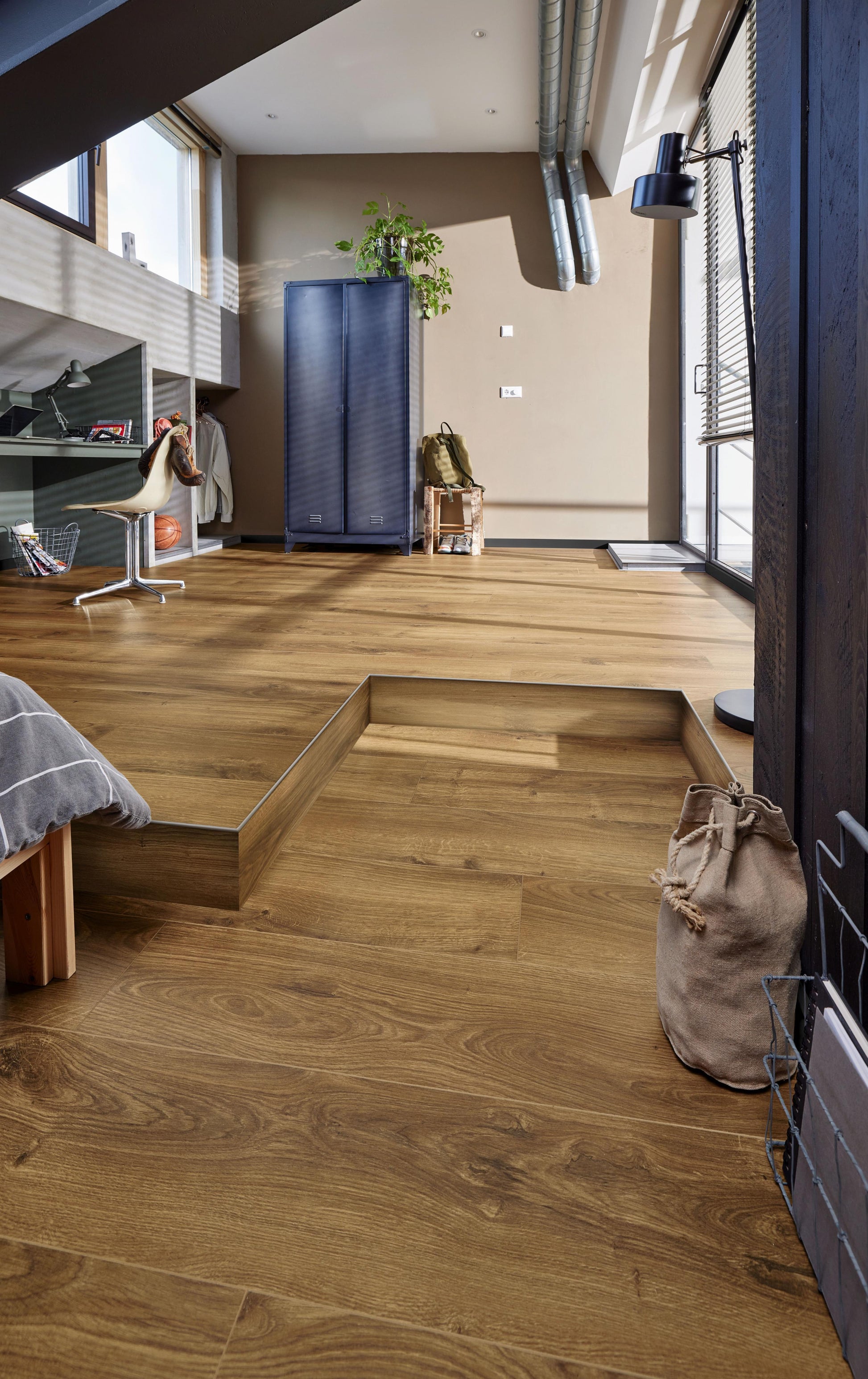 MEISTER | DL 600 S | MeisterDesign. comfort | Designboden | Schlosseiche muskat | 07130 | Porensynchron-Struktur