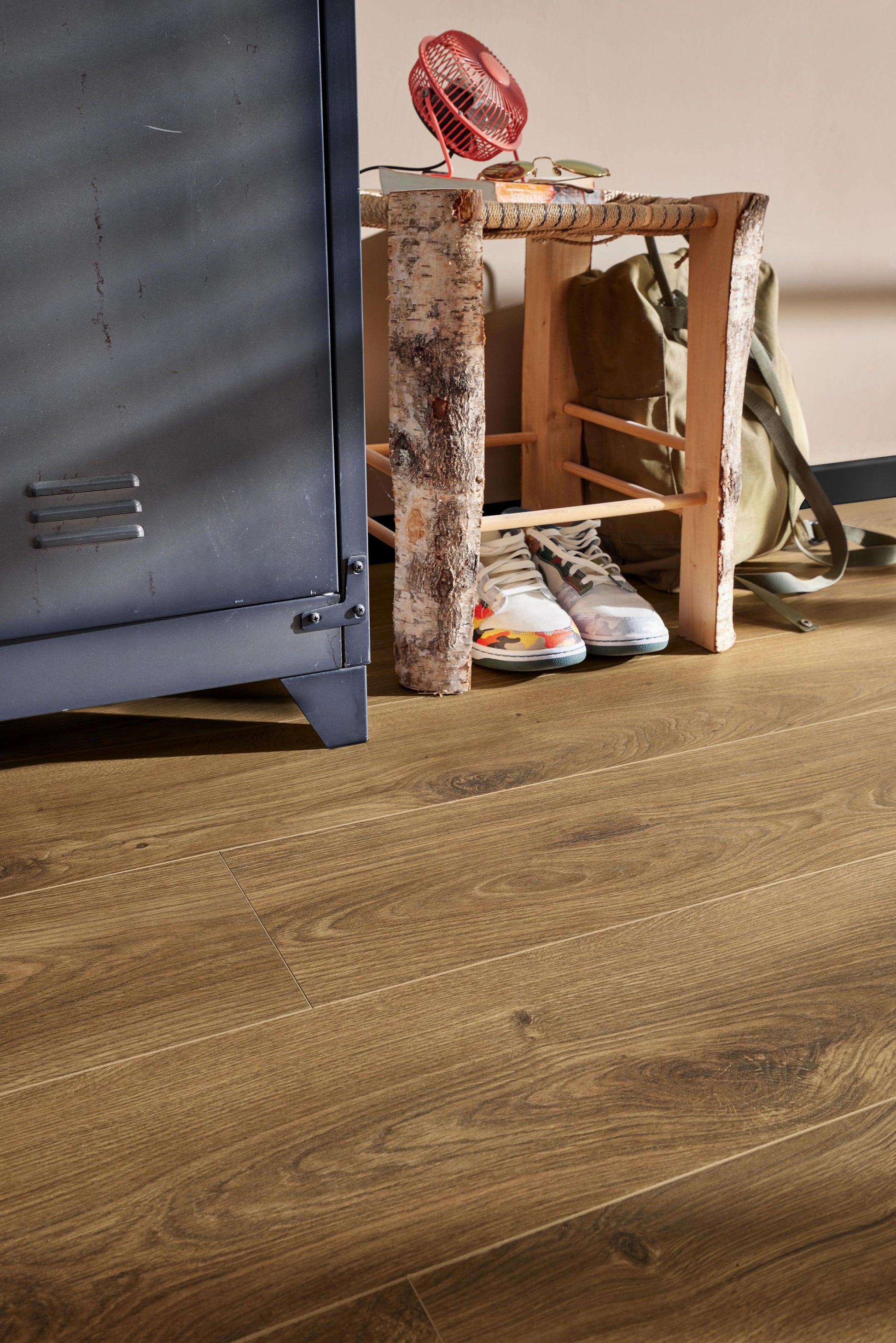 MEISTER | DL 600 S | MeisterDesign. comfort | Designboden | Schlosseiche muskat | 07130 | Porensynchron-Struktur