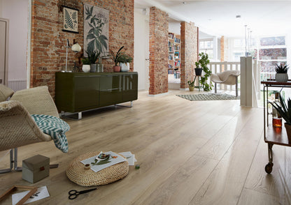 MEISTER | LL 250 | MeisterDesign. laminate | Laminatboden | Schlosseiche pure | 06840 | Porensynchron-Struktur