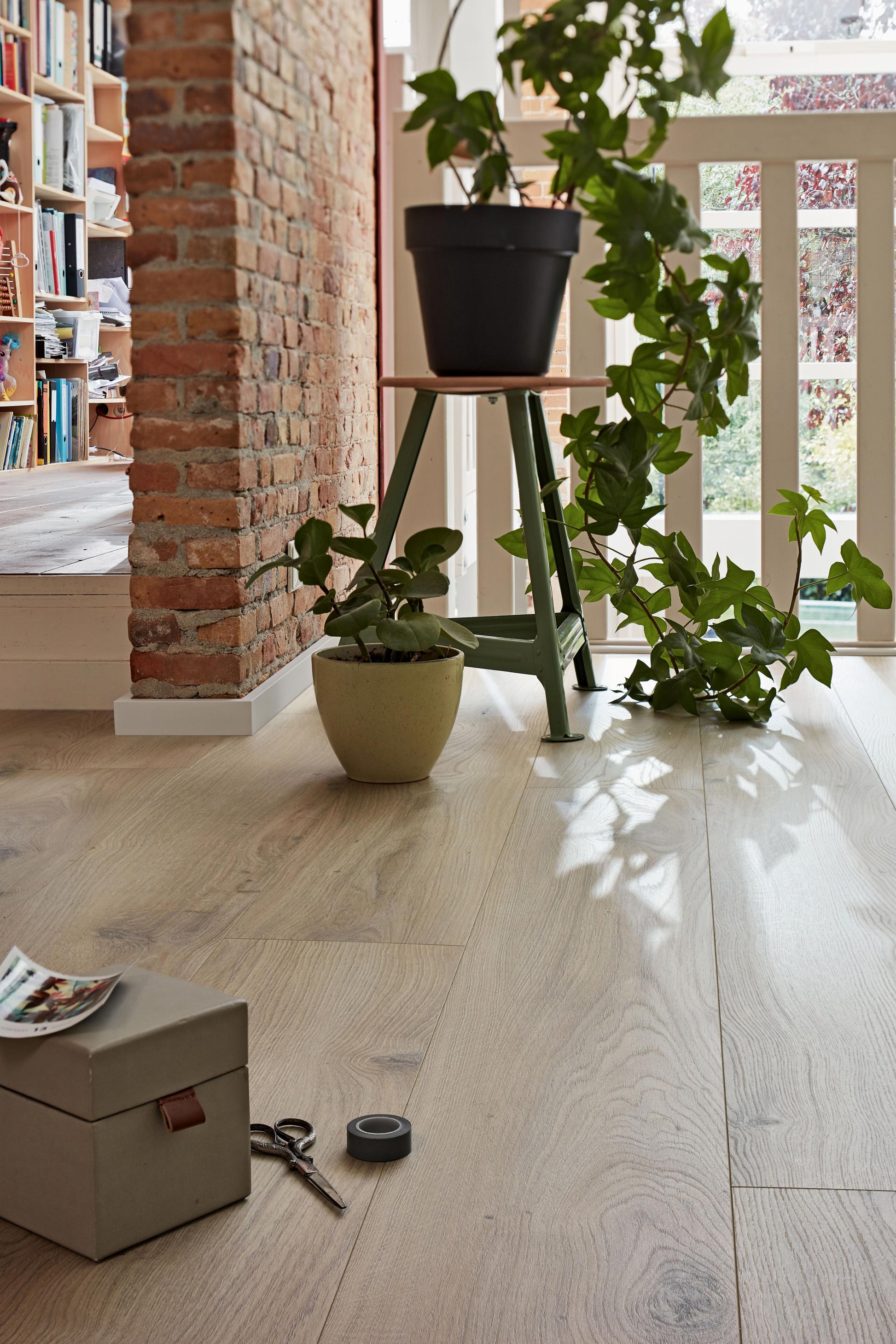 MEISTER | LL 250 | MeisterDesign. laminate | Laminatboden | Schlosseiche pure | 06840 | Porensynchron-Struktur